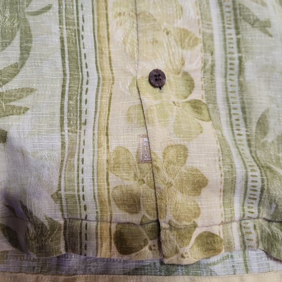 Tommy Bahama men's XL button up collar yellow green camp shirt - Picture 10 of 11